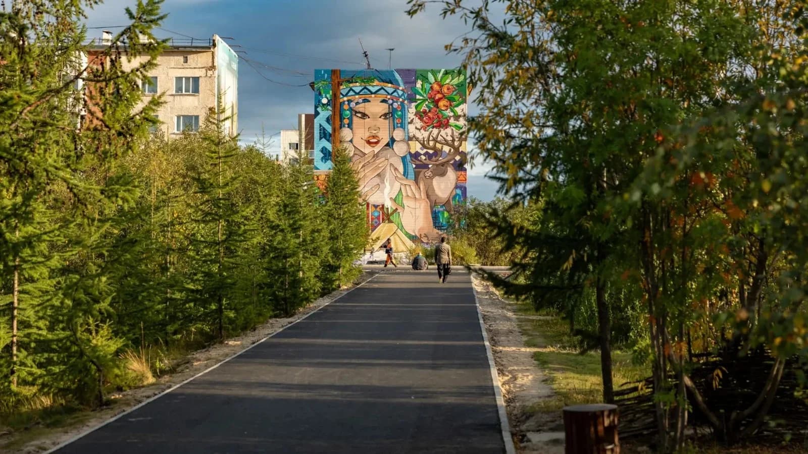 Жители Нового Уренгоя хотят больше деревьев в городе