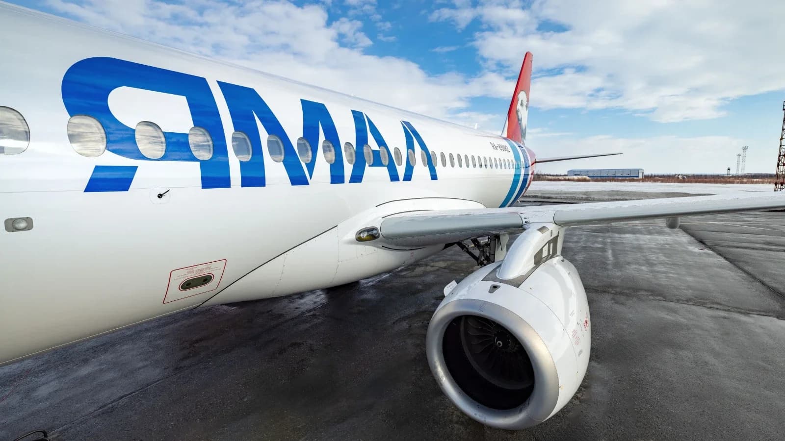 Авиакомпания «Ямал» запустила допорейс из Тюмени в Новый Уренгой