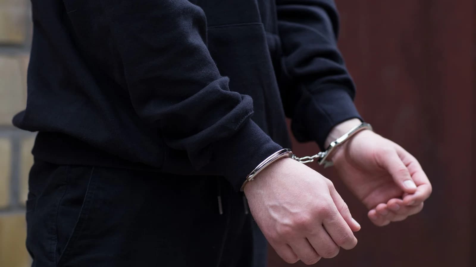 В Новом Уренгое полицейского будут судить за избиение задержанного